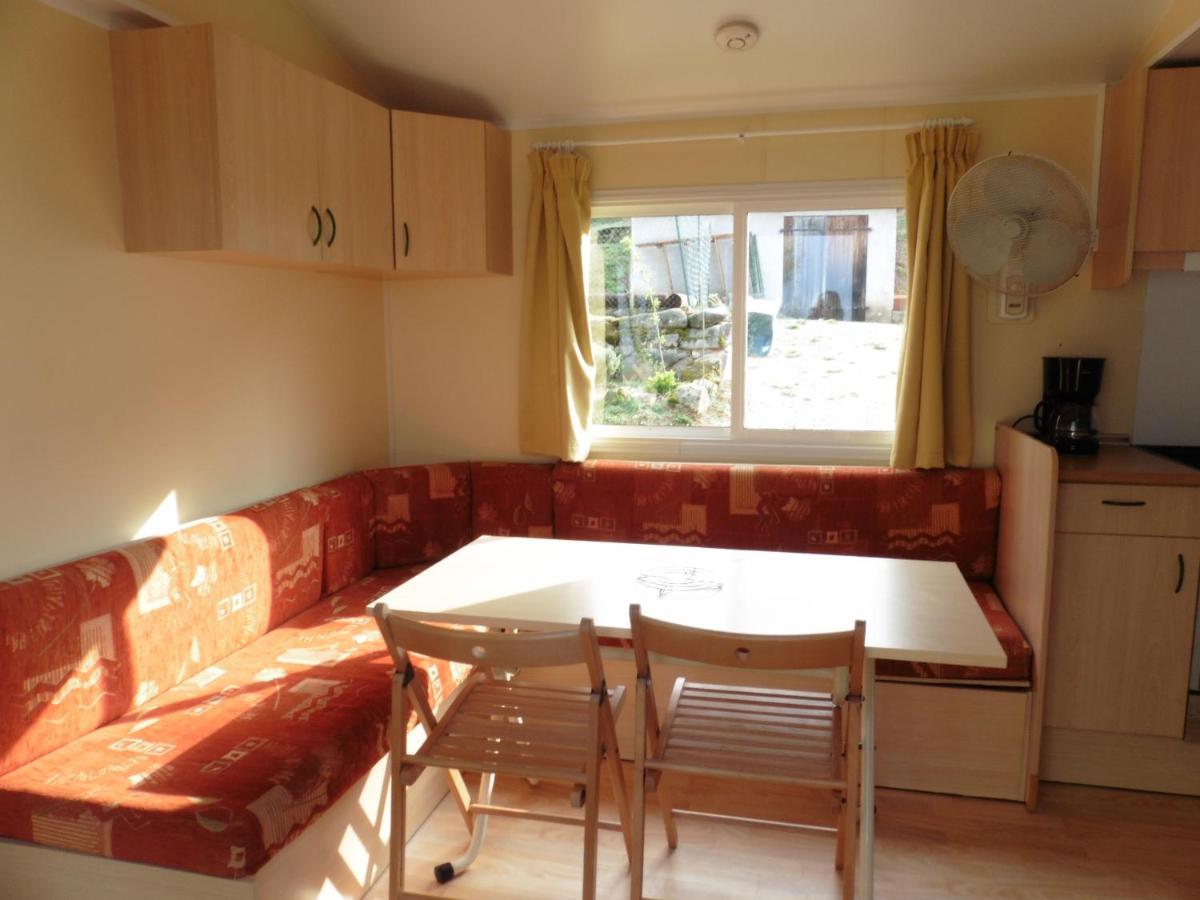 Camping Le Montbartoux Vollore-Ville ภายนอก รูปภาพ